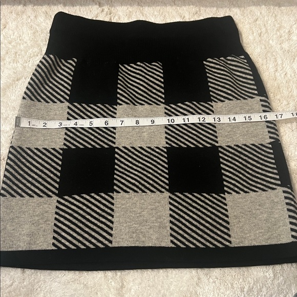 NWT Club Monaco Black Plaid Wool Blend Sweater Skirt Size M - Picture 5 of 6